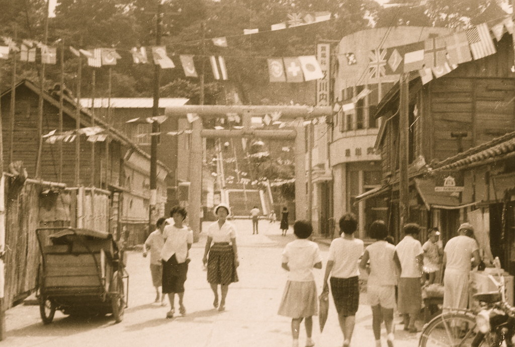 Golden Week in Japan in the 70s. Article about the May holidays in Asia and especially Japan: the Golden Week (history, matsuri, customs and related terms regarding Golden Week holidays in contemporary Japan)