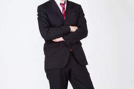 Nie ten uśmiech, nie ta pauza. Gramatyka ciszy w japońskiej kulturze wysokiego kontekstu. W kulturze wysokiego kontekstu gesty, pauzy i spojrzenia niosą więcej znaczeń niż słowa. Jak zrozumieć subtelne sygnały w kulturze Japonii?