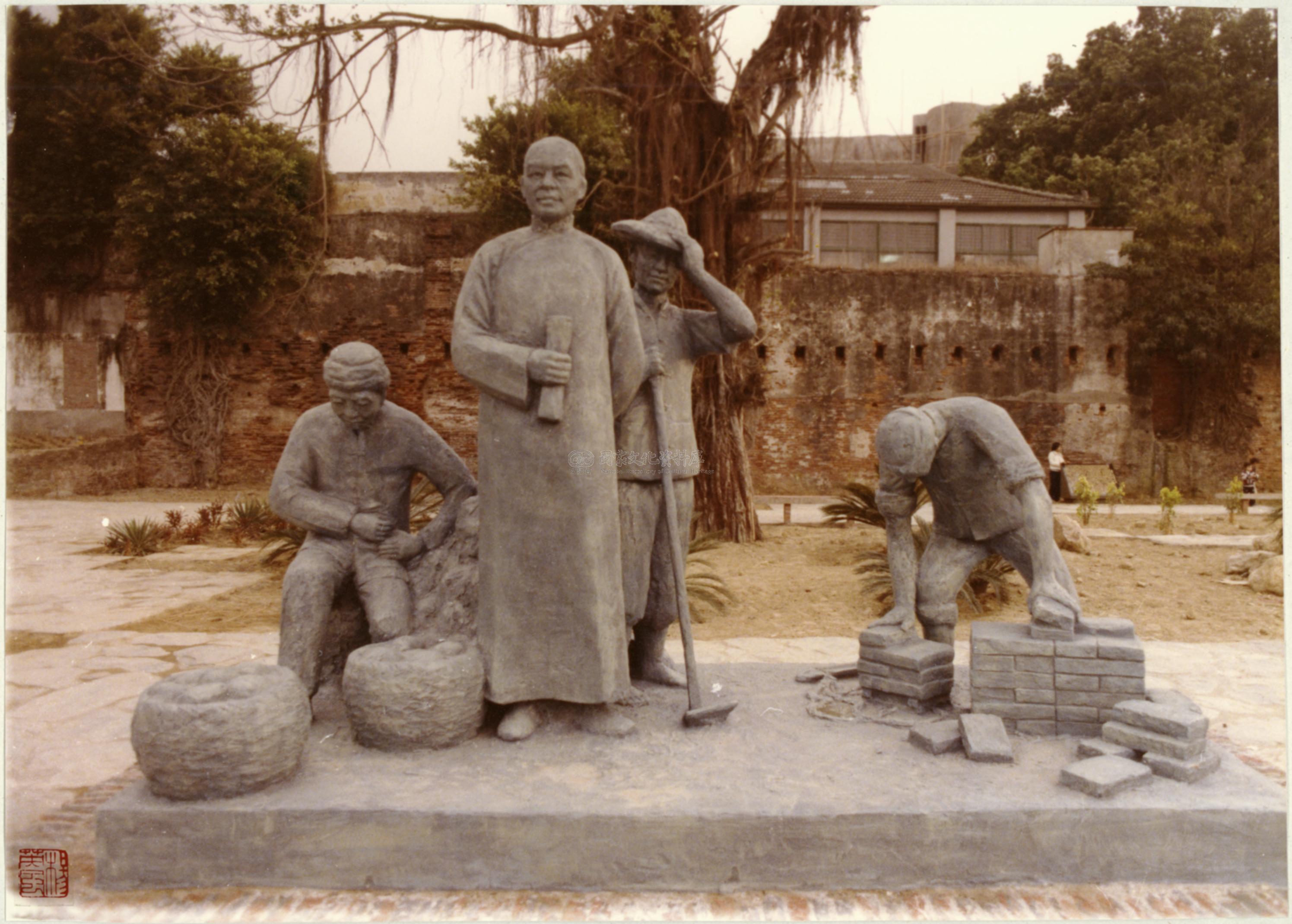 Songs from the Eta-mura – The Lives of the “Non-Humans” Erased from the Maps of Shogunate Japan Beneath the surface of Edo Japan’s harmony lay another world – the eta-mura settlements, absent from the maps. A world of “non-humans,” lives marked by the taboo of kegare, archaic songs, unique rituals, and secret languages, forming Japan’s second, hidden culture.