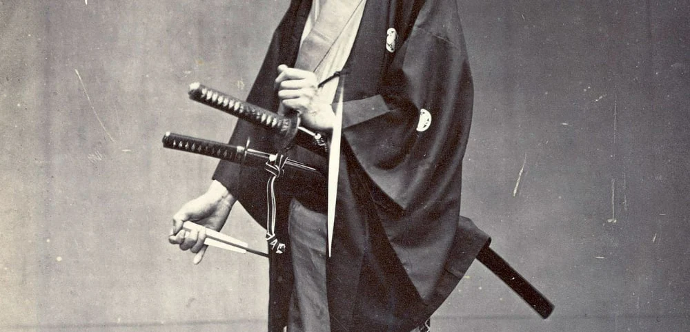 Daisho - noeszenie dwóch mieczy przez samurajów w Japonii. Esej o historii i ewolucji samurajskiego miecza - jak kultura Japonii doszła do dzisiejszych dzieł sztuki samurajskich katan.