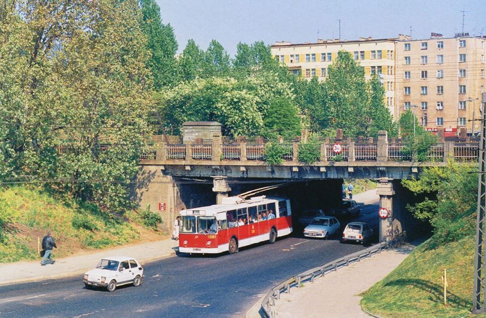 Zdjęcie z wczesnych lat 90-tych, Polska. Artykuł o anime takich, jak Czarodziejka Sally, czy Daimos emitowanych przez Polonię 1.