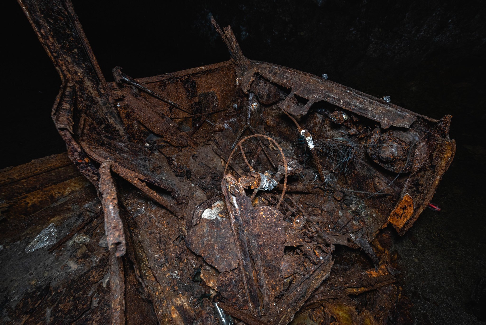 The Forgotten Torii Gate in the Concrete Underground – Amagamine Ochobo Inari An article about the forgotten Inari shrine and its torii gate in the underground tunnels of the Amagamine mountains in Gifu, Japan.