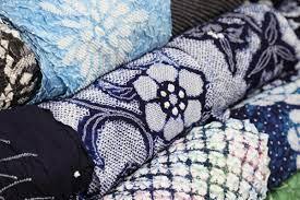 Arimatsu shibori czyli tradycyjnie barwione tkaniny 53 Stacje Tokkaido autorstwa Utagawy Hiroshige (ukiyo-e): motyw drogi w Japonii ery Edo, analiza wybranych drzeworytów