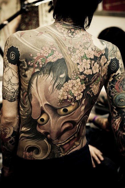 Demony Oni na irezumi yakuzy, Japonia. Irezumi - tatuaże yakuzy. Czym są, jaka jest ich historia i co je łączy z japońską sztuką ukiyo-e?