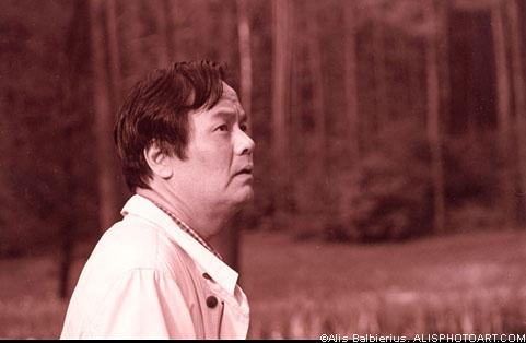 Ban'ya Natsuishi - japoński poeta, autor współczesnego haiku. Współczesne haiku Japonii: Esej i interpretacja poezji genkai haiku autorstwa japońskiego poety Ban'ya Natsuishi