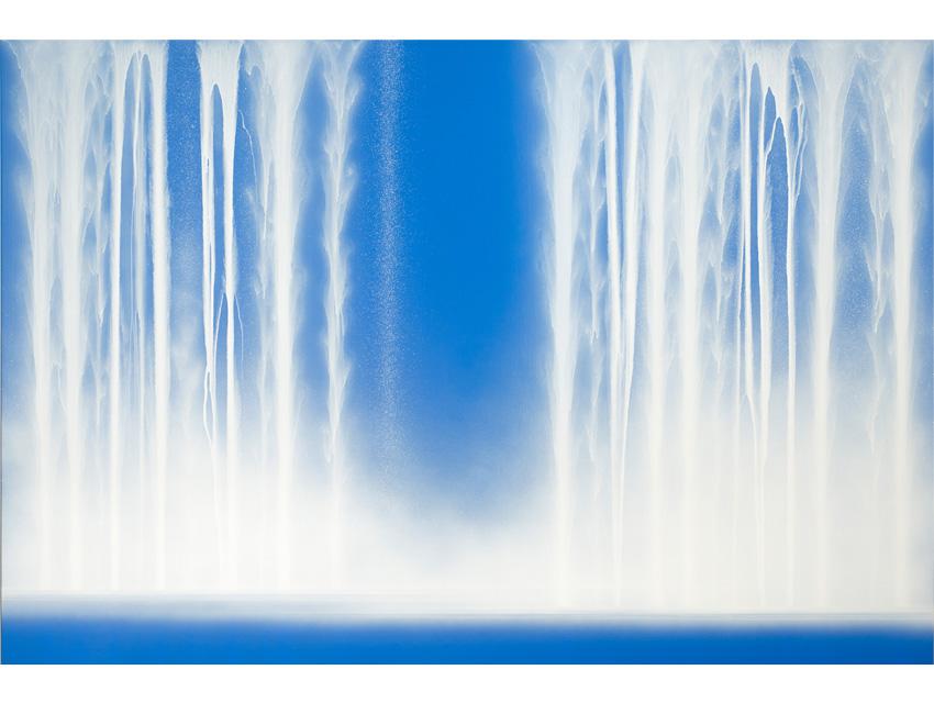 Błękitny wodospad Hiroshi Senju, Tokyo, Japonia Artykuł o sztuce japońskiego malarza Hiroshi Senju oraz filozofii zen w jego obrazach - "At World's End" i "Water Temple" - interpretacja obrazu.