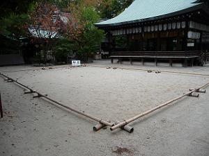 Kemari – A Ball Game from Medieval Japan That Taught Self-Control Instead of Competition Kemari – an ancient Japanese ball game that taught harmony, self-control, and focus instead of competition. Discover the philosophy of the “way of the ball” from the time of the Heian imperial court.