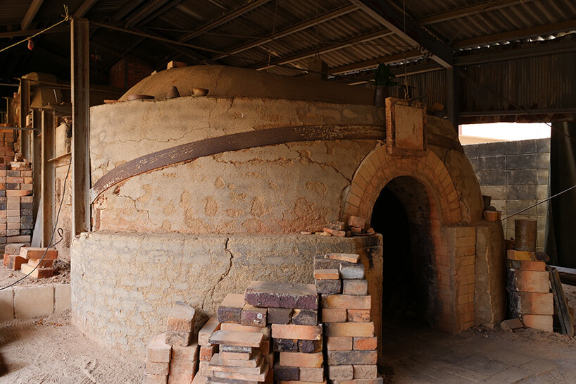 The Tradition of Kōans in Japan – A Zen Practice That Doesn’t Give Answers, But Takes Them Away Kōans in the Tradition of Japanese Zen Based on the Writings in the Shasekishū. What Are Kōans, and What Can They Give Us — and Take Away?