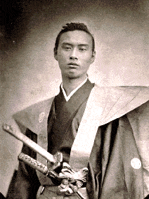 Artykuł o znaczeniu wakizashi na ukiyo-japan.pl Esej o samurajskiej broni wakizashi - budowa i historia, cechy charakterystycznme oraz symbolika i znaczenie w życiu samuraja.