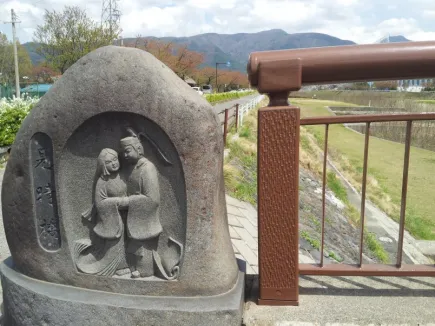 Walking Along a Country Road in Japan, You Encounter the Ancient Dōsojin Discover dōsojin – the stone deities of roads and boundaries in Japan. Their history, symbols, festivals, and presence in folk culture and anime.