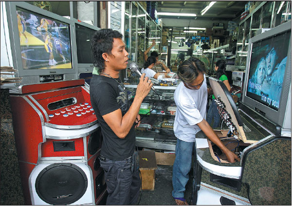 The World of Japanese Karaoke Bars – From Intimate Boxes to Business Teleconferences Article about karaoke culture in Japan - karaoke history andvarious types of uses in Japanese and Korean culture.