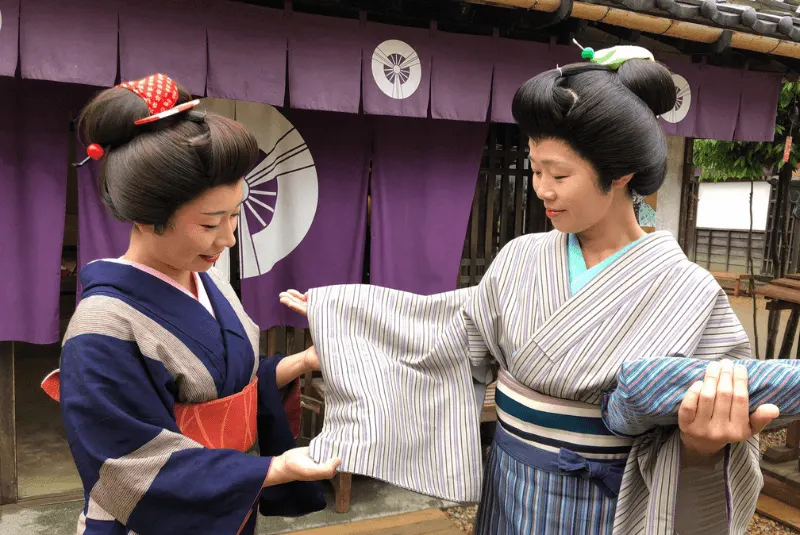 Blue Japan – how indigo 藍 (ai) dyed Edo and became the color of work, purity, and harmony Indigo 藍 (ai) shaped the aesthetics of Edo-period Japan — a color of work, purity, and harmony, present in fabrics, ukiyo-e, and everyday life.