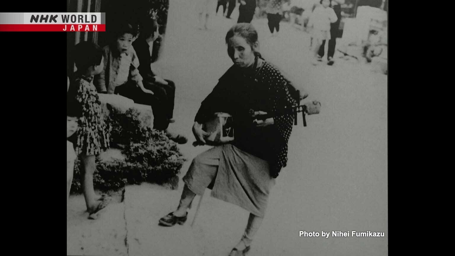 Goze: Blind Female Artists of Feudal Japan – Dignity in a Journey through Snow and Rejection Discover the story of the goze – blind female artists of feudal Japan. Their lives were marked by strict discipline, wandering, and dignity reclaimed through art.