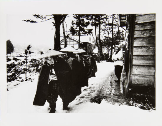 Goze: Blind Female Artists of Feudal Japan – Dignity in a Journey through Snow and Rejection Discover the story of the goze – blind female artists of feudal Japan. Their lives were marked by strict discipline, wandering, and dignity reclaimed through art.