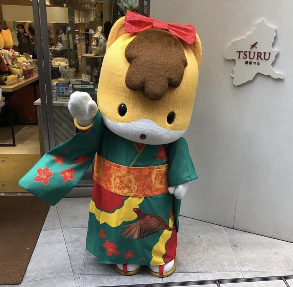 Fur That Earns Billions – Yuru-kyara, or How Every Japanese Town Has Its Own Adorably Awkward Mascot Yuru-kyara – Japanese mascots that promote cities, dance on TV, and generate billions of yen. Discover their history, the wildest characters, and their impact on Japan’s economy.
