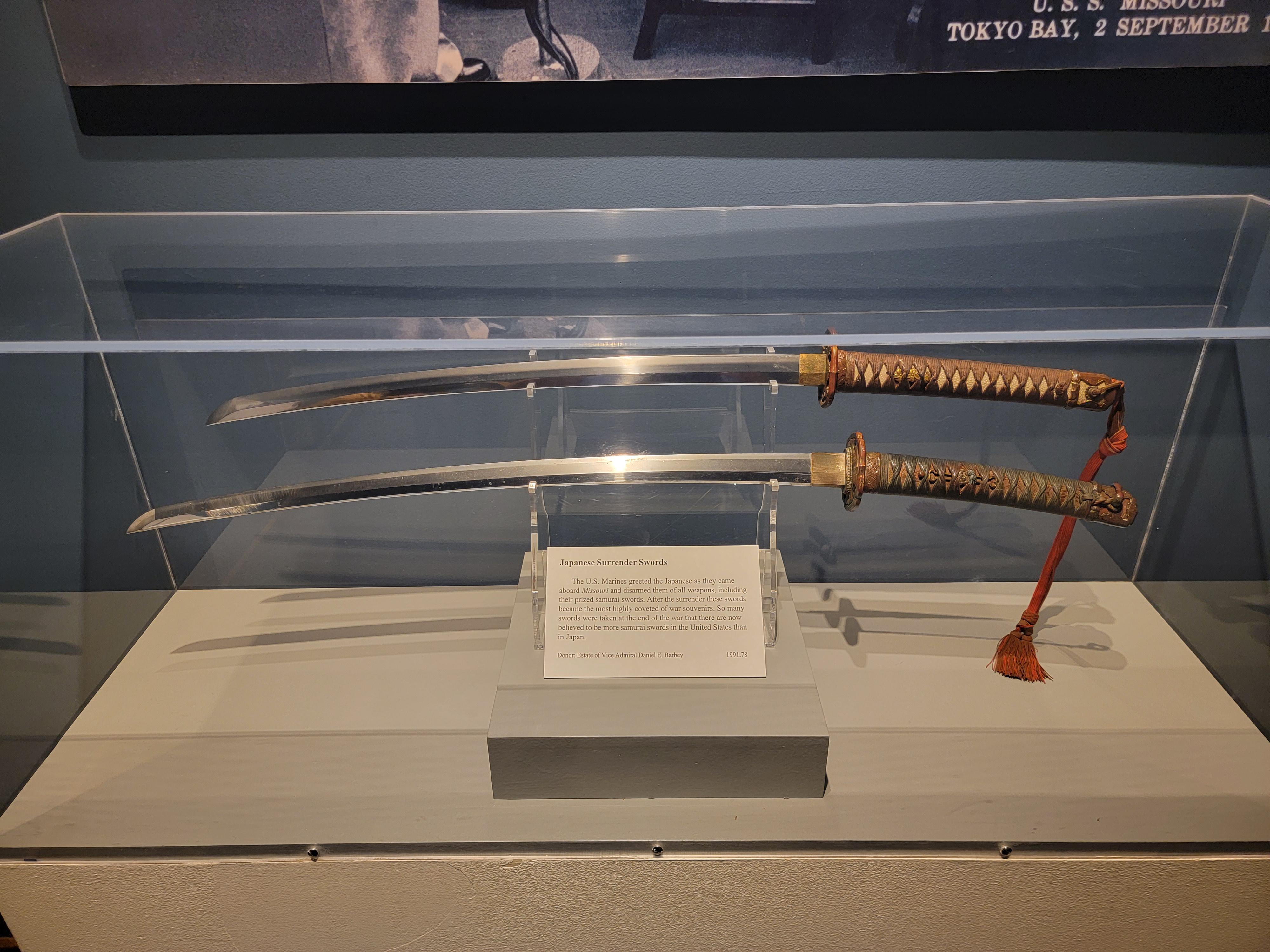 Gunto - katana oficera armii XX wieku w Japonii. Esej o historii i ewolucji samurajskiego miecza - jak kultura Japonii doszła do dzisiejszych dzieł sztuki samurajskich katan.