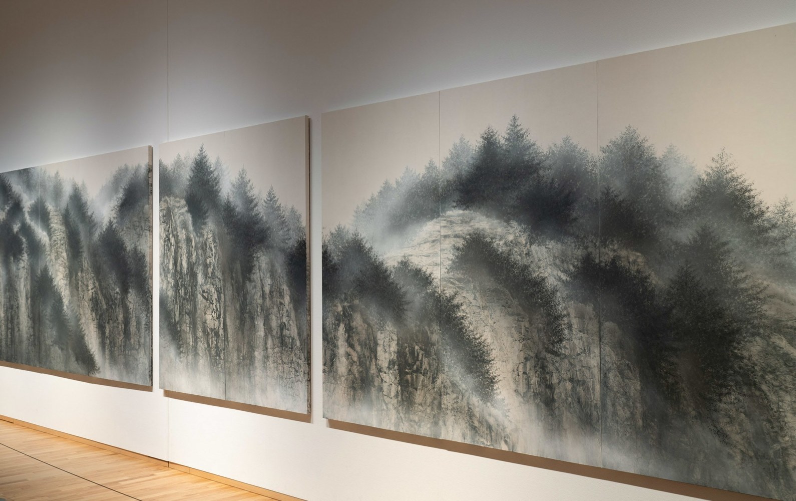 Wystawa obrazów nihonga japońskiego artysty Hiroshi Senju Artykuł o sztuce japońskiego malarza Hiroshi Senju oraz filozofii zen w jego obrazach - "At World's End" i "Water Temple" - interpretacja obrazu.