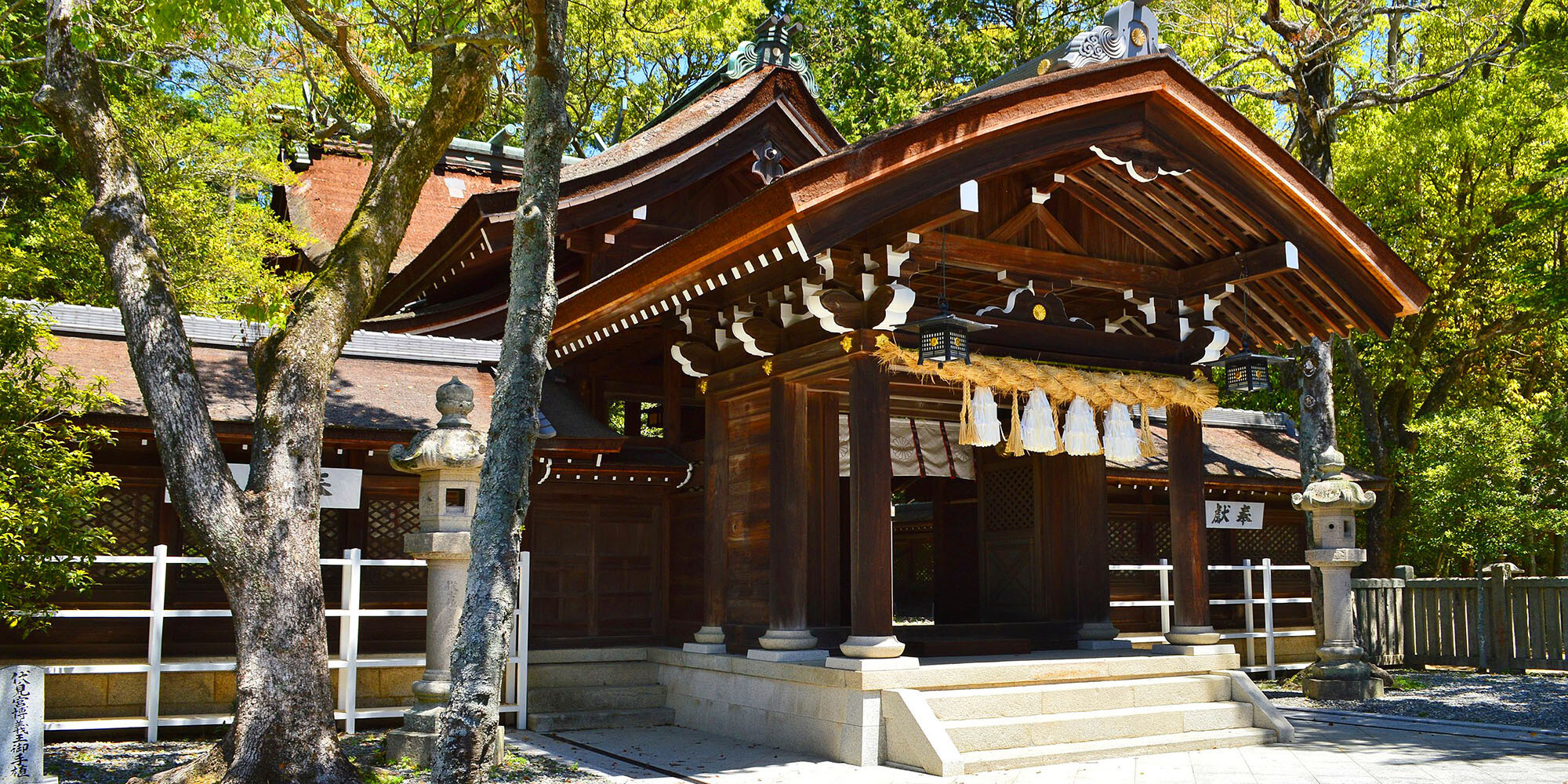 Where Did Japan Begin? Awaji Island and the Origins of Yamato Discover Awaji Island — the place where, according to the Kojiki and Nihon Shoki, the gods created Japan. Myth, archaeology, the origins of Yamato, the Awaji Ningyō Jōruri puppet theatre, the great earthquake, and the Akashi–Kaikyō Bridge — explore the extraordinary history of the island, from its cosmic beginnings to the 21st century.