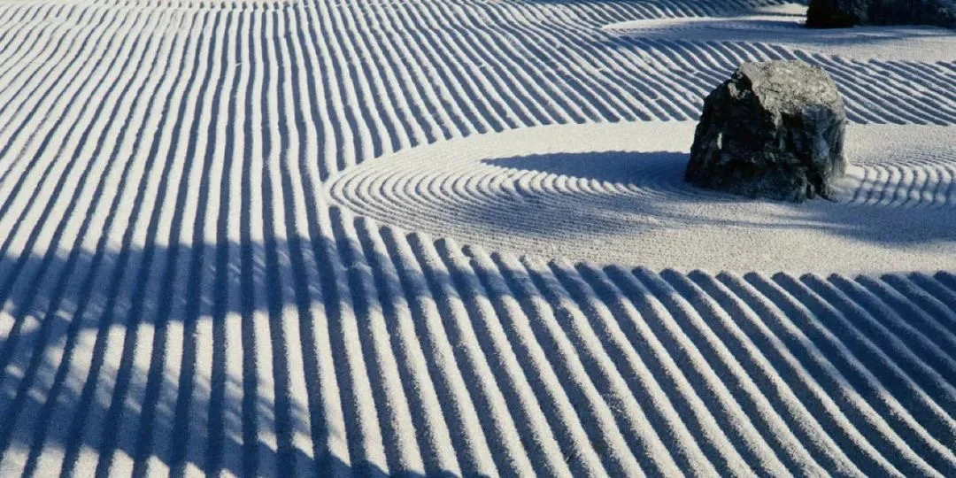 Idea nieskończoności w ogrodach karesansui Esej o japońskich ogrodach karesansui i, jaką rolę pełnią w filozofii Zen i Mono no Aware