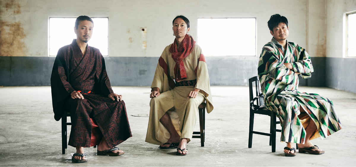 Kimona Kabukimono, współczesne zdjęcie, stylizowane. Esej o kabukimono - upadłych samurajach i roninach na koniec okresu wiojen sengoku, gdy Japonia weszła w okres pokoju.