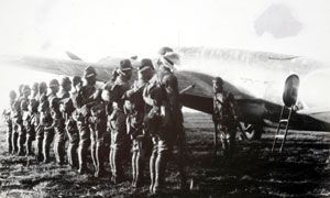 Prawdziwi kamikaze – listy chłopców do rodziny przed śmiercią Prawdziwi kamikaze: autentyczne listy i zapiski dwudziestoletnich pilotów i załóg kaiten pisane tuż przed misją. Fakty, kontekst i słowa do matek, ojców i sióstr.