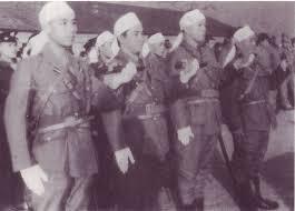 Prawdziwi kamikaze – listy chłopców do rodziny przed śmiercią Prawdziwi kamikaze: autentyczne listy i zapiski dwudziestoletnich pilotów i załóg kaiten pisane tuż przed misją. Fakty, kontekst i słowa do matek, ojców i sióstr.