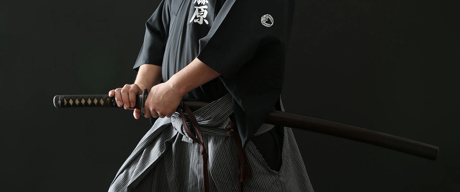 The Etiquette of Samurai Weaponry – When the Steel of the Katana and a Subtle Gesture Spoke in Silence The Etiquette of Wearing, Handing Over, Receiving, Preserving, and Cleaning Samurai Katana – In Old Japan and Today