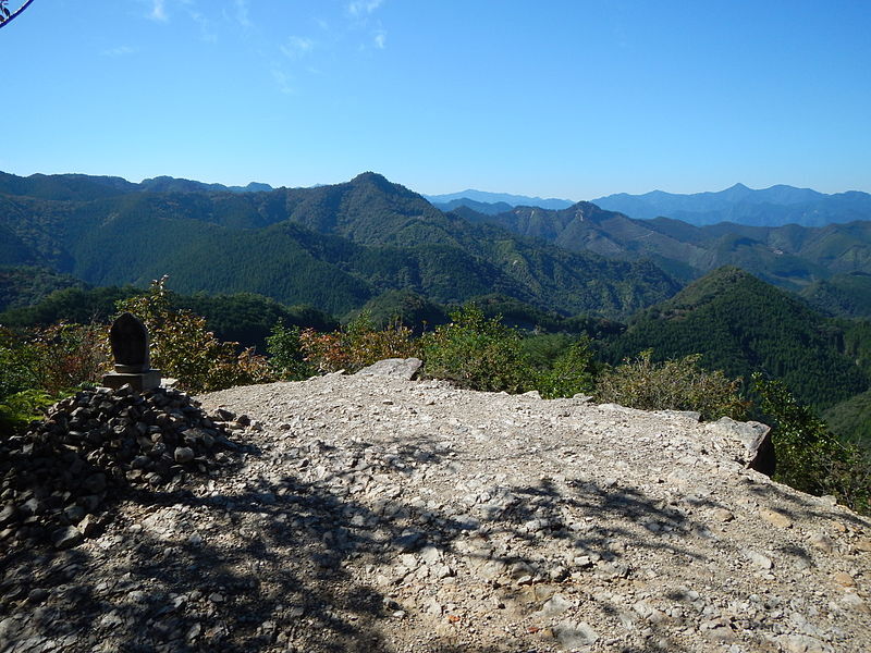 Kishu - górska prowincja Japonii Poznaj 10 szkół ninja (poprawniej: shinobi) okresów od Heian, przez Sengoku, aż po "bezpiekę" Tokugawów w Edo. Shinobi to nie tylko Iga i Koga...