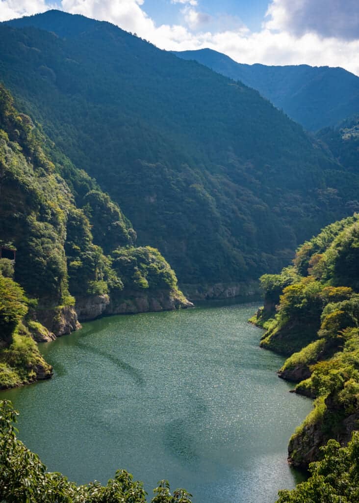 Warai Onna – The Yōkai from the Mountains of Shikoku Who Brings Psychosis and Death Through Laughter Warai Onna - Japanese yokai that kills with laughter - from mountains of Shikoku.