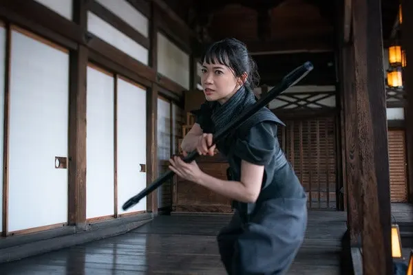 Kunoichi - kobiety ninja działające pod przykrywką Poznaj 10 szkół ninja (poprawniej: shinobi) okresów od Heian, przez Sengoku, aż po "bezpiekę" Tokugawów w Edo. Shinobi to nie tylko Iga i Koga...