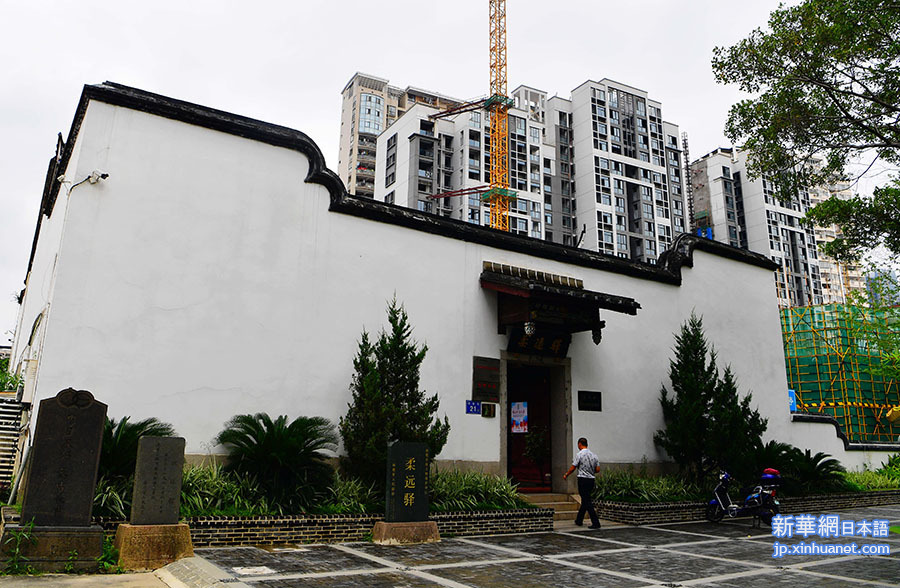 Kumemura. Sztuki walk przyszły na dawną Okinawę pocztą dyplomatyczną Chłopcy z Naha recytowali chińskie elementarze, a ich ojcowie płynęli do Fuzhou służbowo. Kume-mura: dzielnica, przez którą sztuki walki weszły na Okinawę.