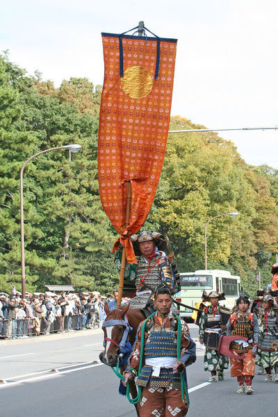 Współczesna inscenizacja, Japonia. Samurajskie flagi wojenne od sashimono po uma-jirushi - jak Japończycy znaczyli swoje jednostki w bitwach Genpei i Sengoku.