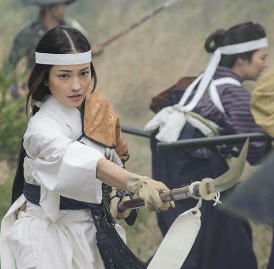 ukiyo-japan.pl - artykuł o katakiuchi - samurajskiej zemście zalegalizowanej przez shogunat Tokugawa Jak shogunat Tokugawa uregulował prawnie samurajską zemstę rodową - esej o życiu w Japonii Edo.