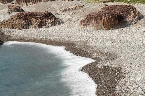 Słownik zachwytów – 15 japońskich słów na drobne chwile, które warto zapamiętać Japoński język pełen jest słów dla chwil, które łatwo przeoczyć. 15 nazw drobnych cudów natury, które pozwalają widzieć więcej.