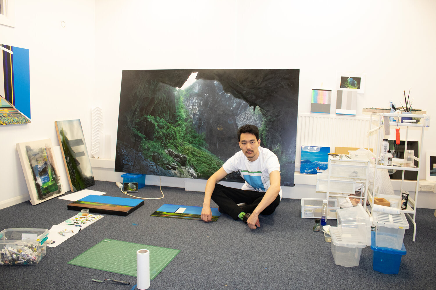 Naoya Inose w jego warsztacie Twórczość japońskiego artysty Naoya Inose - współczesność i post-antropocentryzm