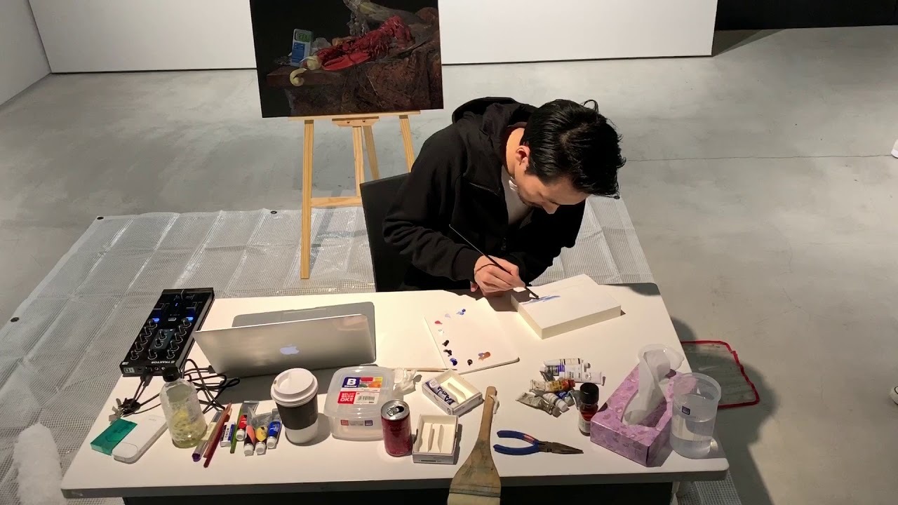 Naoya Inose przy pracy - japońska sztuka współczesna Twórczość japońskiego artysty Naoya Inose - współczesność i post-antropocentryzm