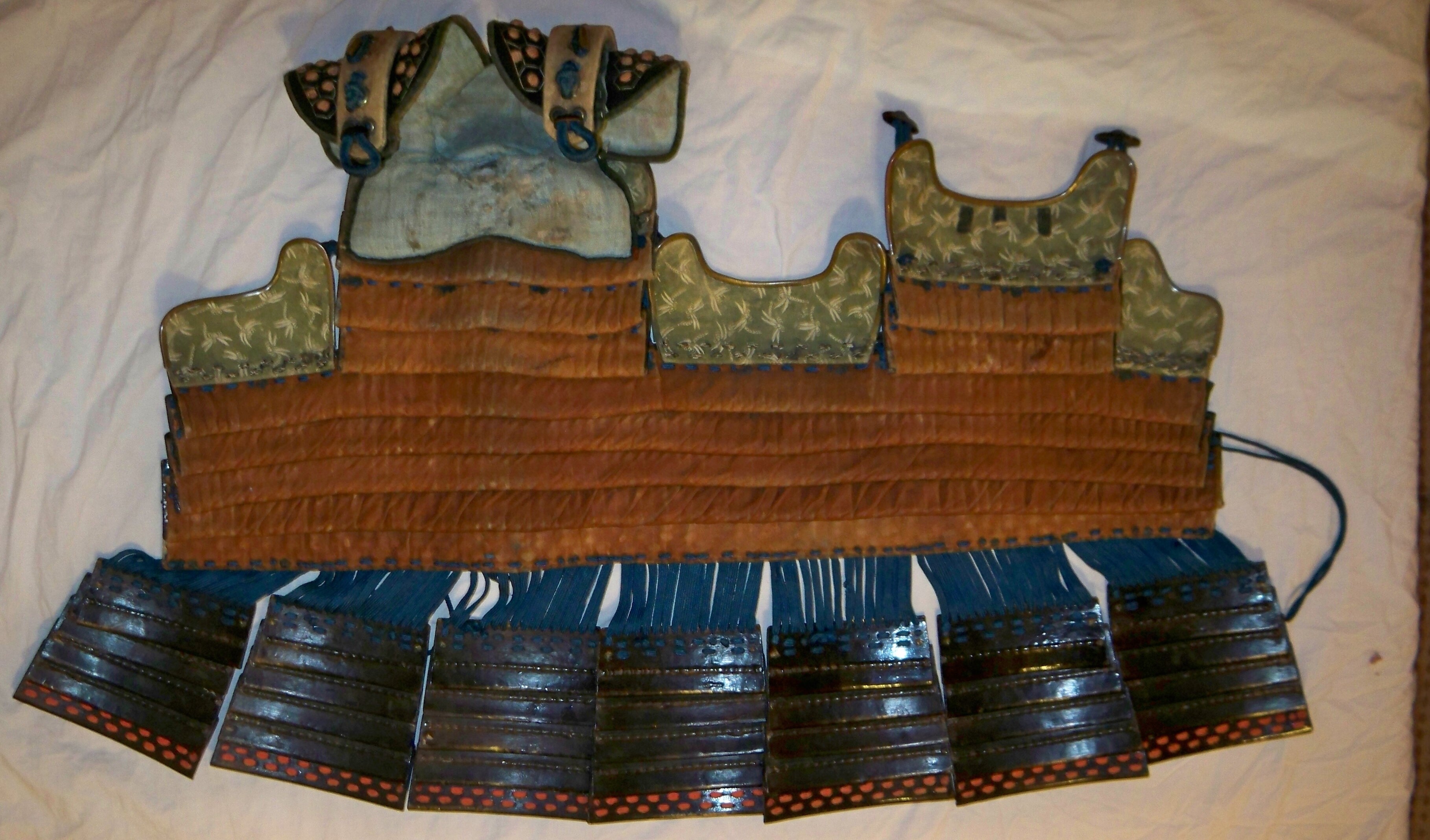 A Heart of Iron. The Samurai Dō Breastplates An Essay on Samurai Breastplates "Dō" – Their Construction, Types, and History from Antiquity to Late Edo