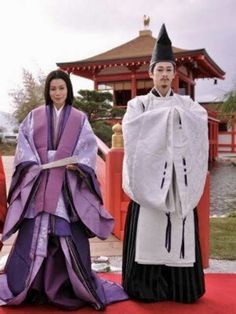 Moda na dworze Heian - strój onmyoji Artykuł o onmyodo - japońskiej sztuce magicznej z okresu Heian - oraz o jej czarnoksiężniku - onmyoji Abe no Seimei