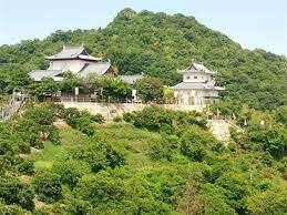 Pałace na wyspach Geiyo, domenie kaizoku Murakami. Artykuł o japońskich piratach kaizoku z rodu Murakami - samuraje i piractwo w Japonii sengoku