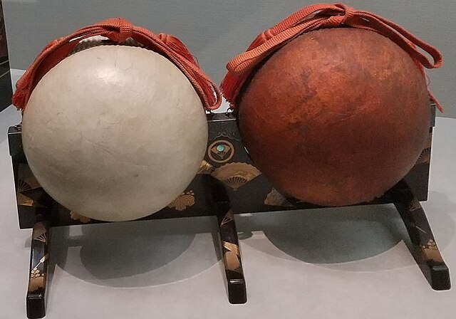 Kemari – A Ball Game from Medieval Japan That Taught Self-Control Instead of Competition Kemari – an ancient Japanese ball game that taught harmony, self-control, and focus instead of competition. Discover the philosophy of the “way of the ball” from the time of the Heian imperial court.