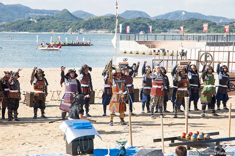 Kodowanie wiatru - techniki tajnej komunikacji szkół ninja w czasie wojen Sengoku Esej o technikach kodowanej komunikacji między oddziałami shinobi na przestrzeni historii Muromachi i Edo Japonii.