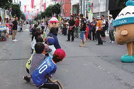 Festiwal ziemniaka w Japonii: kartoflane tańce Jaga Matsuri pod górą Yōtei Poznaj japońskie Jaga Matsuri – niezwykły festiwal ziemniaka w Kutchan na Hokkaidō. Tańce, parady i kartoflana radość u stóp góry Yōtei!