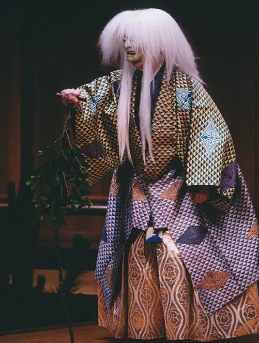 ukiyo-japan.pl - artykuł o archetypie wiedźmy z gór - Yamanba Archetyp japońskiej wiedźmy z gór - Yamanba - jako figura dzikiej i autonomicznej kobiecości, która wyzwoliła się z tradycyjnego patriarchatu.