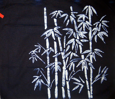 Blue Japan – how indigo 藍 (ai) dyed Edo and became the color of work, purity, and harmony Indigo 藍 (ai) shaped the aesthetics of Edo-period Japan — a color of work, purity, and harmony, present in fabrics, ukiyo-e, and everyday life.