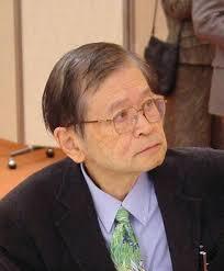 Dōtaku – milcząca zagadka z czasów, gdy Japonia była setką królestw W 713 roku rolnik wykopał brązowy dzwon, którego nikt na cesarskim dworze nie umiał nazwać. Tak zaczyna się historia dōtaku – przedmiotu, o którym wiemy niemal wszystko prócz tego, czym był i po co.