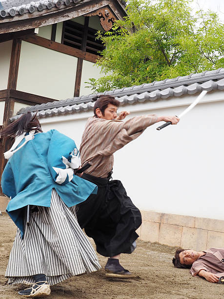 ukiyo-japan.pl - artykuł o katakiuchi - samurajskiej zemście zalegalizowanej przez shogunat Tokugawa Jak shogunat Tokugawa uregulował prawnie samurajską zemstę rodową - esej o życiu w Japonii Edo.