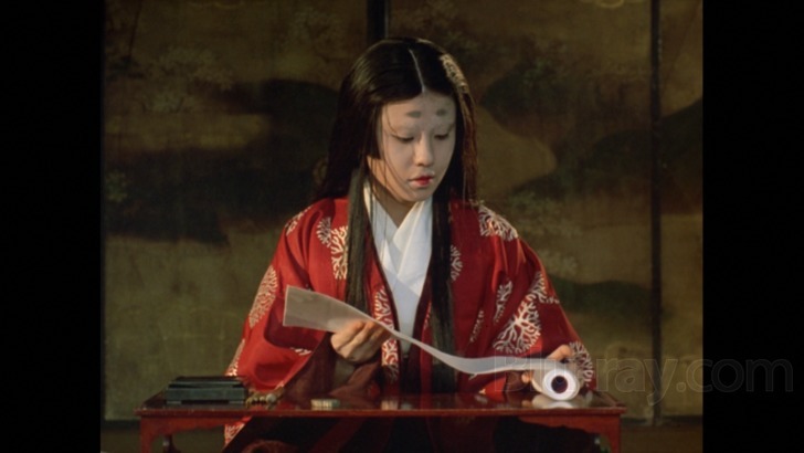 Weekendowy wypad z damami dworu Heian-kyō. Słuchamy kukułki z samą Sei Shōnagon. Heian-kyō, 998: Sei Shōnagon wraca z wyprawy bez jednego wersu. Wymówkę ma po ojcu poecie. Wóz obłożony kwiatami jak żywopłot, ulewa i kukułki drące się nad głową.