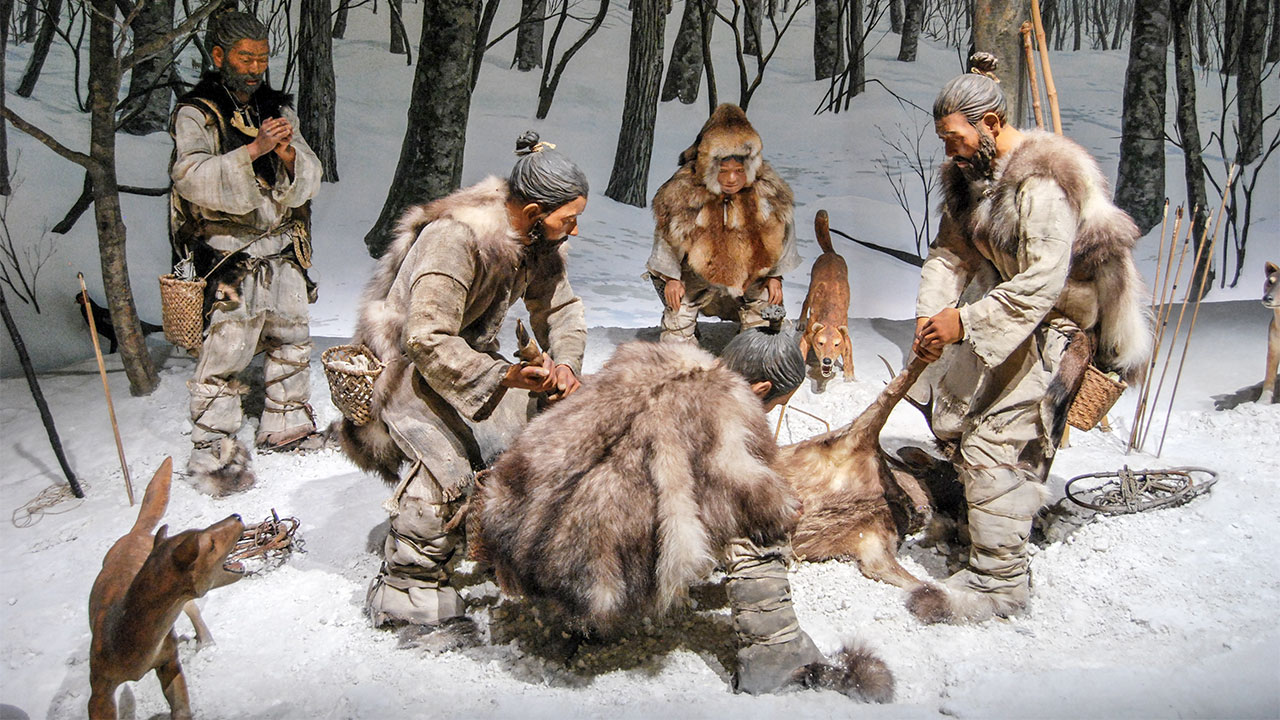 Epoka Jomon - już 9000 lat temu Shiba Inu towarzyszył Japończykom. Esej o japońskiej rasie psów Shiba Inu - ich początkom w okresie Jomon, historii u boku samurajów aż po internetowe memy i virale.