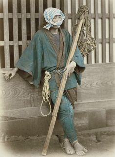 Kodowanie wiatru - techniki tajnej komunikacji szkół ninja w czasie wojen Sengoku Esej o technikach kodowanej komunikacji między oddziałami shinobi na przestrzeni historii Muromachi i Edo Japonii.