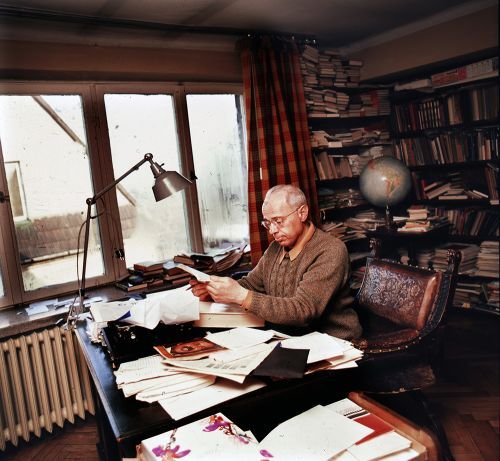 Wobec Oceanu jesteśmy rodakami. Stanisław Lem w Japonii. Tokio w „Solaris” Tarkowskiego grało przyszłość bez kanji, a Japończycy przez 40 lat czytali okrojoną powieść Lema. Dziś to dla nich najlepsza SF wszech czasów.